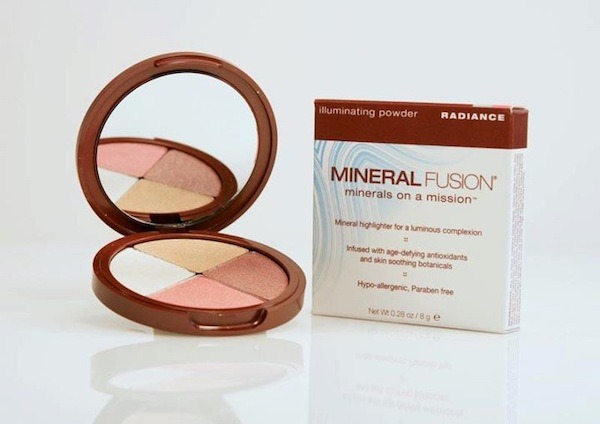 mineral fusion radiance illuminating powder