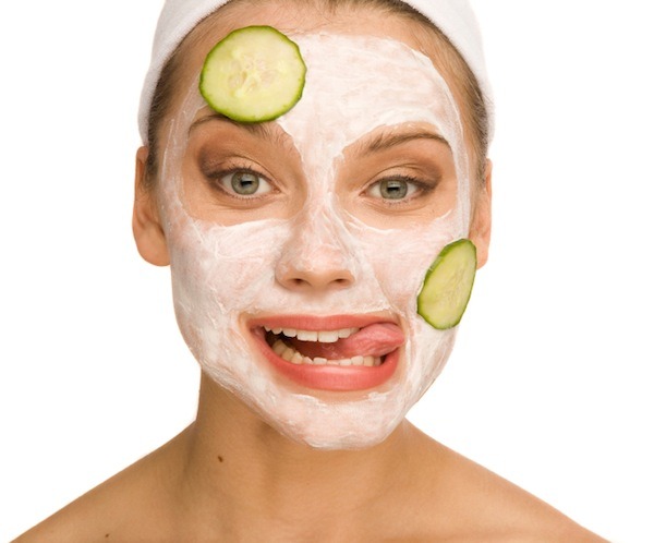 DIY cucumber yoghurt face mask