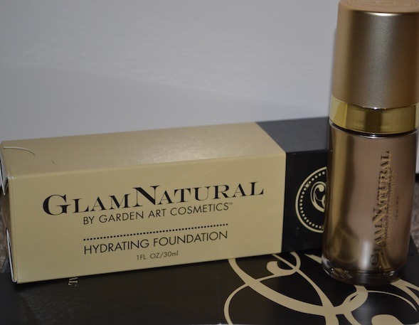 GlamNatural hydrating Foundation