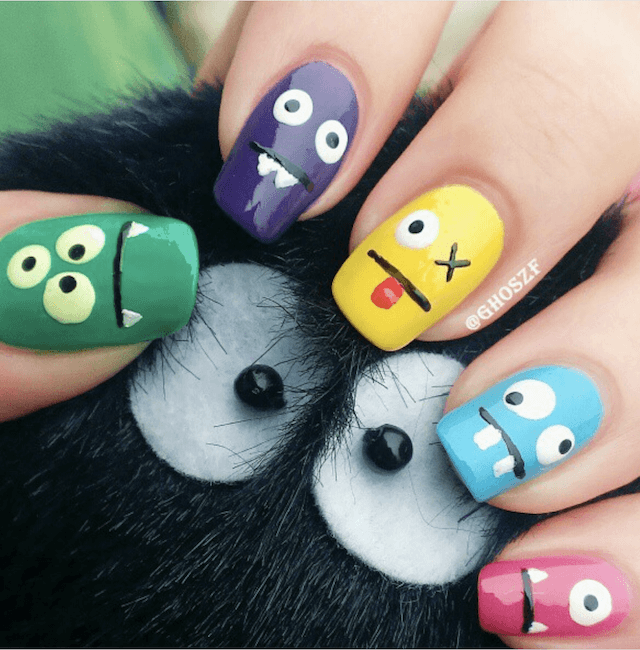 Monster nail art halloween