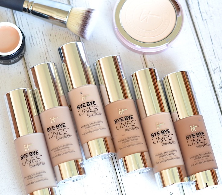 Double-duty beauty! IT Cosmetics Bye Bye Lines Foundation is a lightweight and long-wearing complexion perfecting foundation that feels like nothing on the skin while offering a ton of skincare benefits!