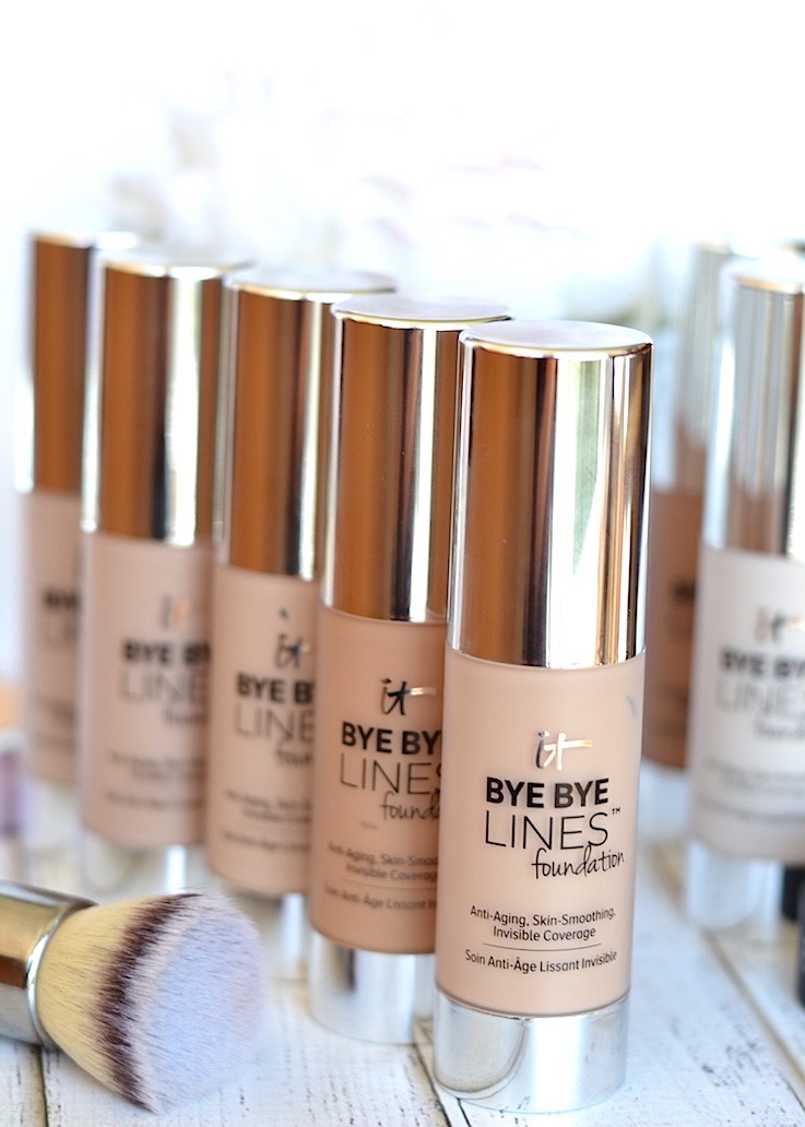 Double-duty beauty! The new IT Cosmetics Bye Bye Lines Foundation is a lightweight and long-wearing complexion perfecting foundation that feels like nothing on the skin while offering a ton of skincare benefits!