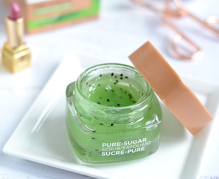 Infused with a blend of three pure sugars plus real kiwi seeds, L’Oreal Pure Sugar Purify & Unclog Face Scrub is the perfect pick-me-up for dull, dry skin! It exfoliates deeply and unclogs pores while being gentle and hydrating.