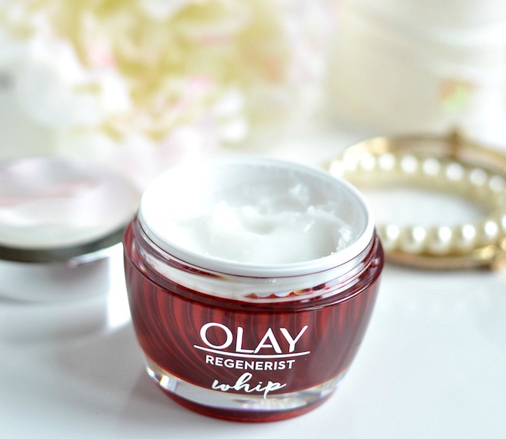 The NEW Olay Regenerist Whip moisturizer delivers the same hydration and anti-aging benefits as the original, but with a delightfully whipped and light-as-air matte finish formula that also perfectly preps your skin for makeup! It’s like the unicorn of Moisturizers!
