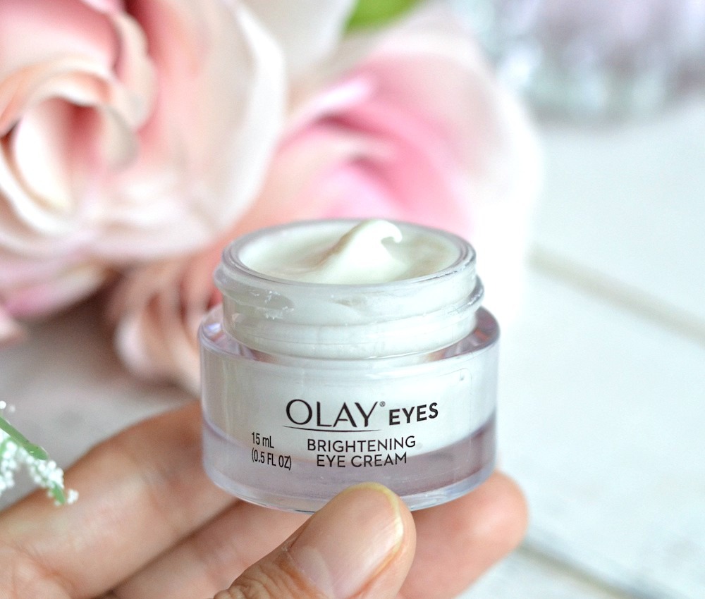 Nothing says "I'm tired" more than dark circles under the eyes! Try the new Olay Brightening Eye Cream (with brightening Vitamin C, multi-tasking Niacinamide and Pro-Vitamin B5) so you can tackle those dark circles once and for all!