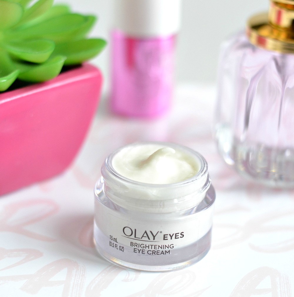 Nothing says "I'm tired" more than dark circles under the eyes! Try the new Olay Brightening Eye Cream (with brightening Vitamin C, multi-tasking Niacinamide and Pro-Vitamin B5) so you can tackle those dark circles once and for all!