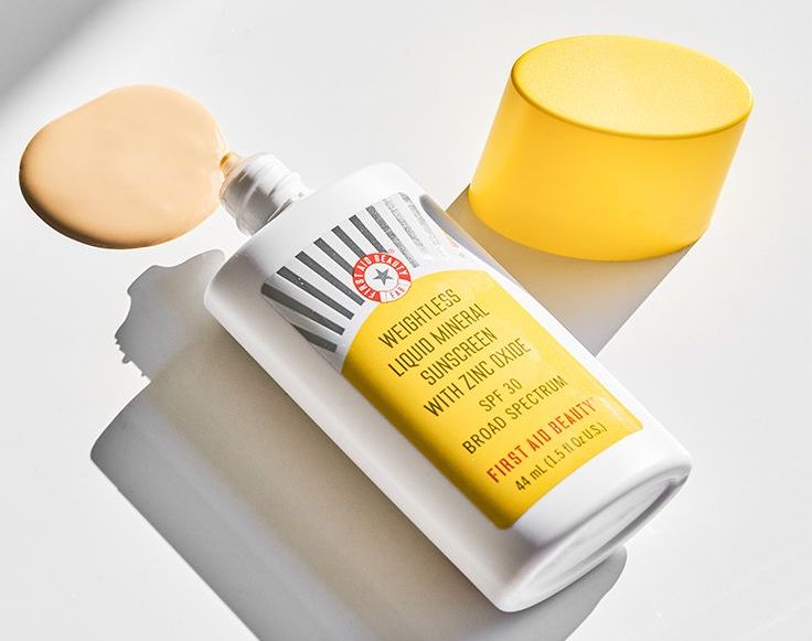 First Aid Beauty Weightless Liquid Mineral Sunscreen SPF 30 