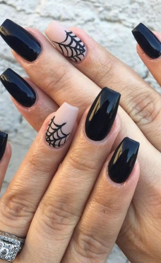 Halloween spiderweb nail art