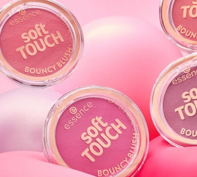 Essence Soft Touch Bouncy Blush